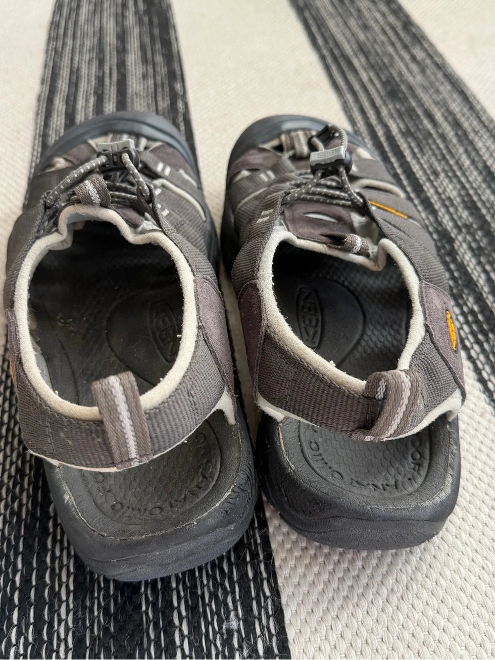 KEEN Sandals Men's Dark Gray/ Brown Whisper Outdoor Sandals Size 11.5